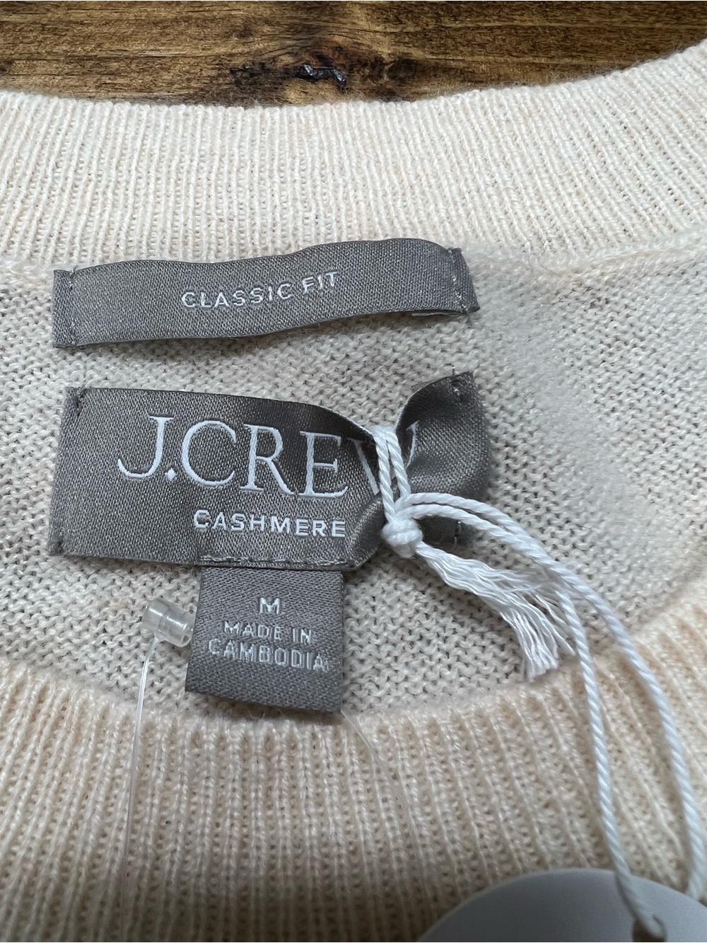 J. Crew Cashmere classic-fit crewneck sweater Heather Natural Cream Size Medium - Picture 6 of 10